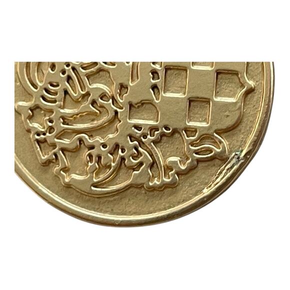 Vince Camuto Gold-Tone Logo Crest Charm Pendant Designer Medallion Emblem Crest - Picture 5 of 7